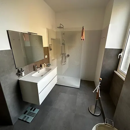 2mg: Con Terrazzo Nel Cuore Di Roma! アパート ローマ